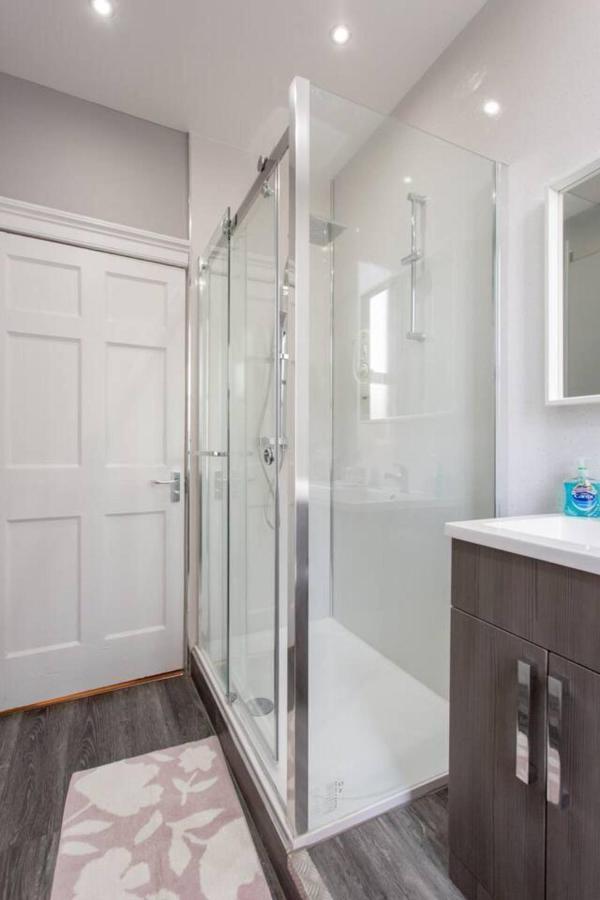 Stunning 2-Bed Apartment In Central Edimburgo Exterior foto